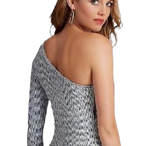 GUESS One Shoulder Top 3/4 Longsleeve Black White Marled Stretchy NWOT S - Picture 11 of 11